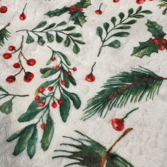 Minky Couture Plush Christmas Holly Themed Holiday Print Standard Pillowcase - Picture 6 of 9